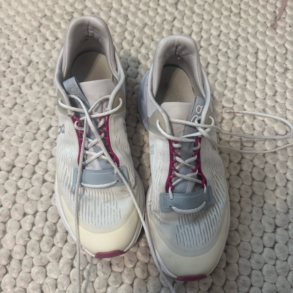 On Running Cloudnova Flux running shoe